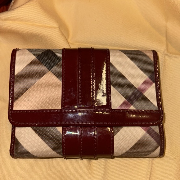 Burberry Nova Check/Red/Maroon Compact Snap Wallet - Picture 2 of 12